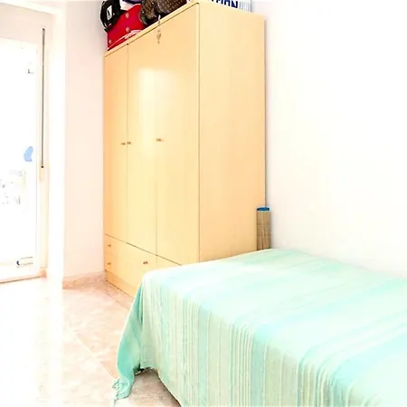Apartment Avenida Alfredo Nobel