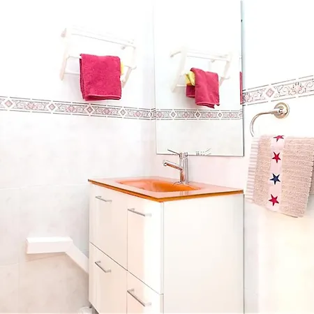 3 Bedrooms Appartement At Torrevieja 80 M Away From The Beach With Sea View Terrace And Wifi تورّيفيِخا