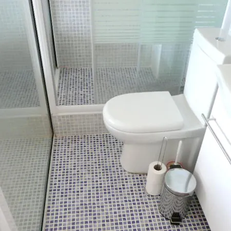 3 Bedrooms Appartement At Torrevieja 80 M Away From The Beach With Sea View Terrace And Wifi شقة تورّيفيِخا